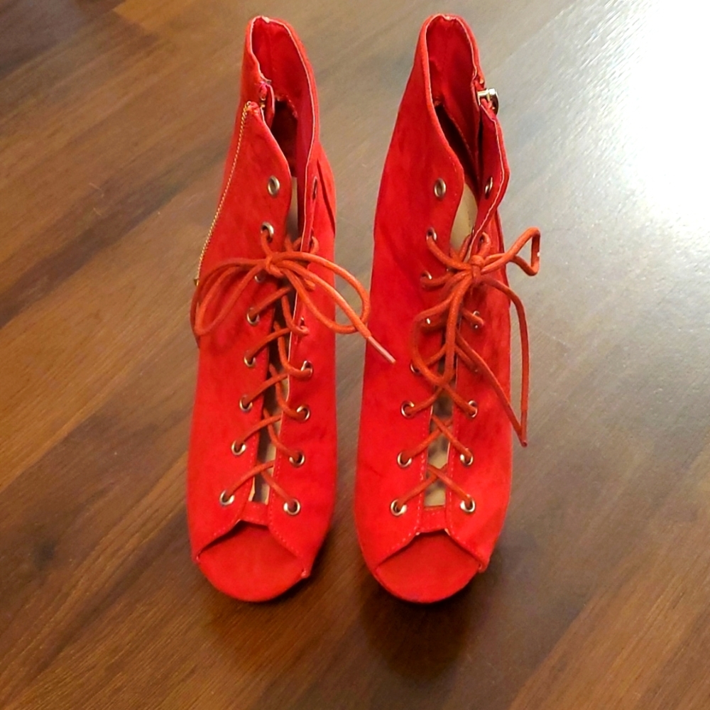 Red Retro Wedges